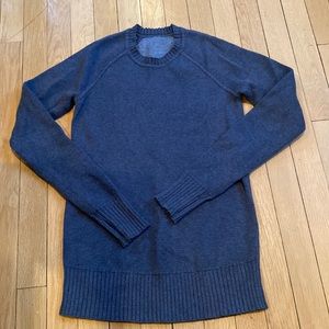Small Lululemon sweater